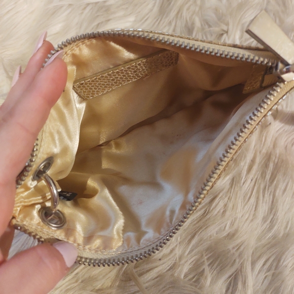 SOLD       EXPRESS | GOLD SNAKESKIN EVENING WRISTLET - Picture 3 of 5